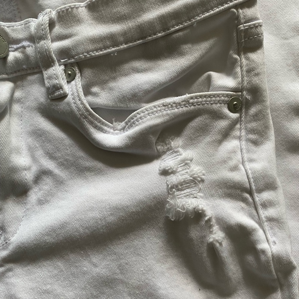 BLANKNYC white crop girlfriend jean - Picture 12 of 15